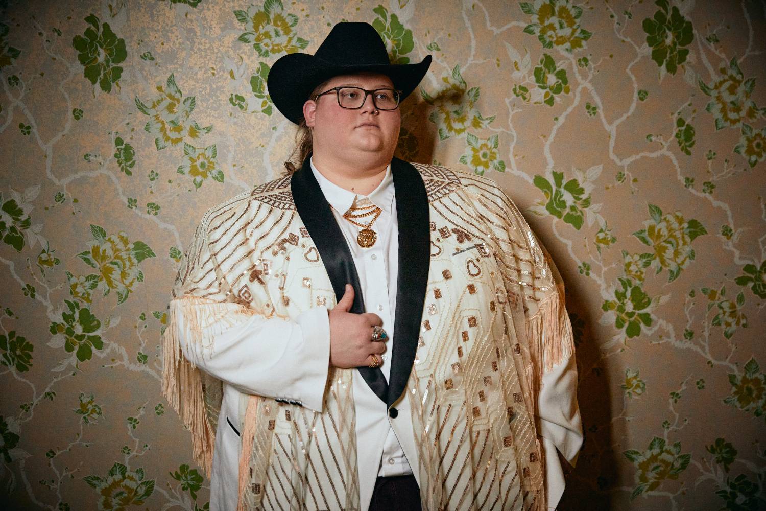 Joshua Ray Walker releases 'Glad You Made It' TODAY and rearranges European tourdates